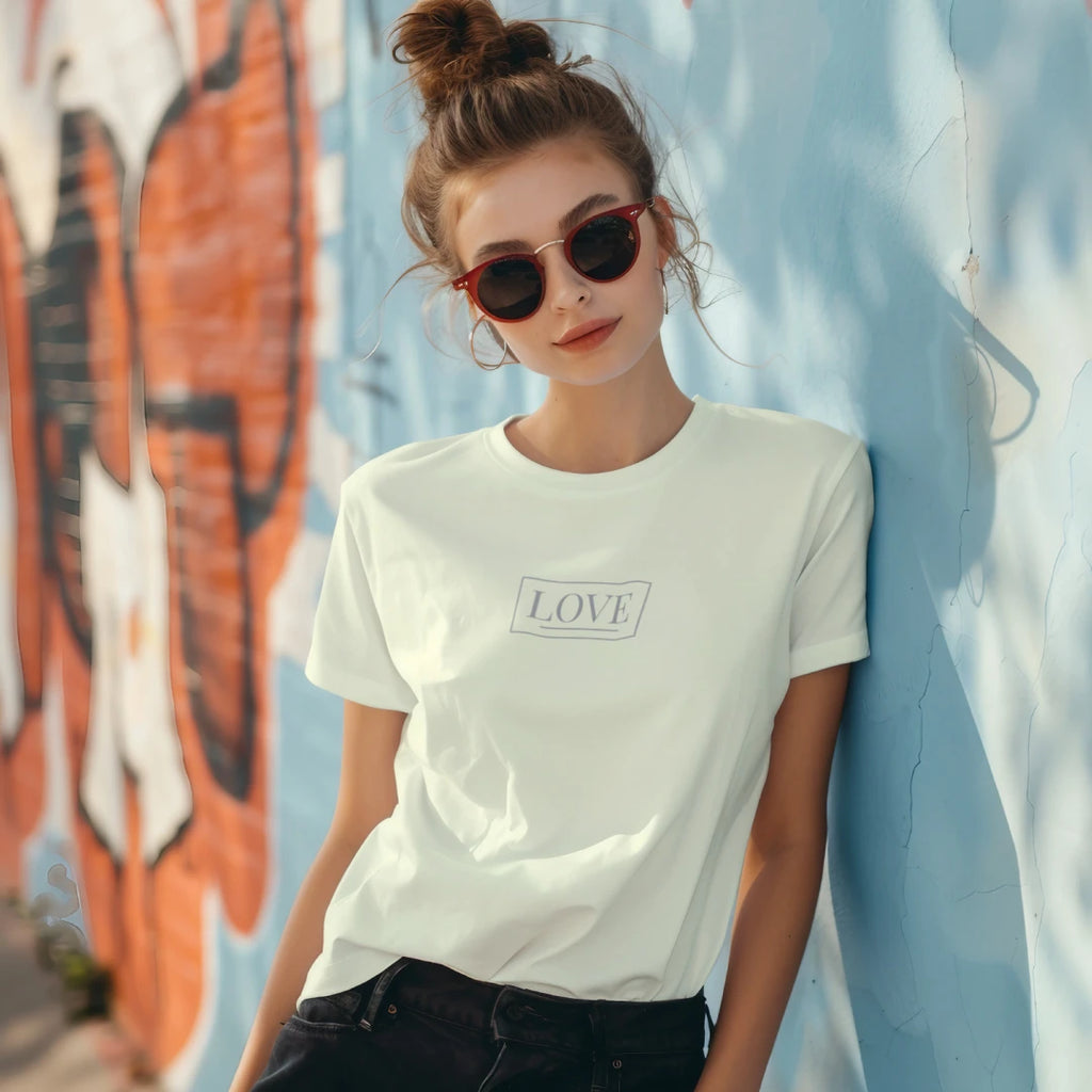 LOVE Tee
